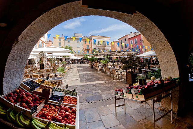 Farmers market in a city square
